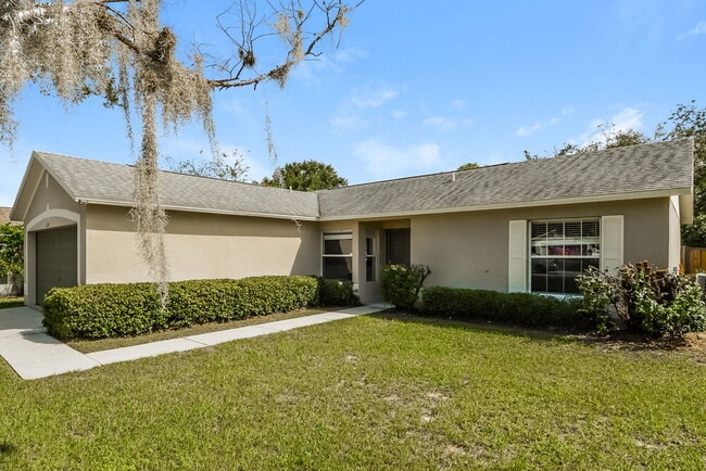 Building Photo - 12148 Woodglen Cir