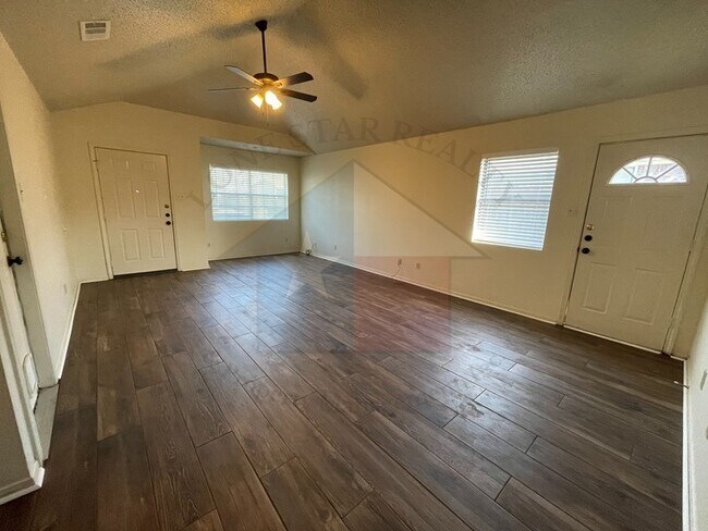 Foto del edificio - 514 S 58th St, Apt A- 3BD, 2BA, 1140 Sq Ft!