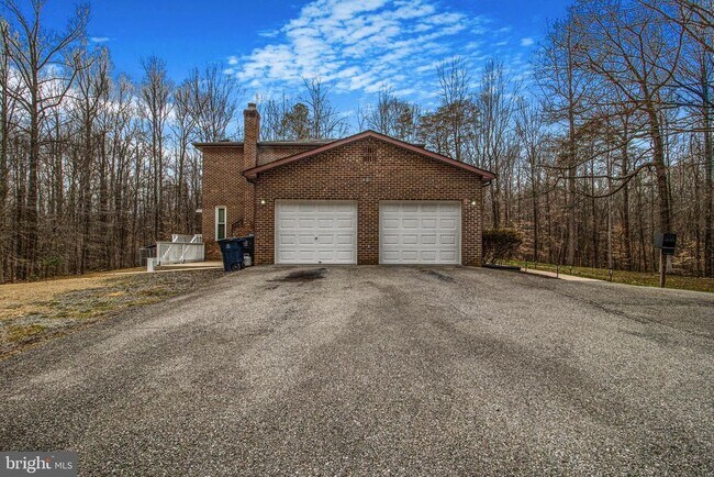 Building Photo - 8009 Poplar Hill Dr