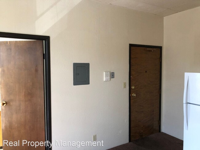 Building Photo - 217 D St