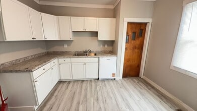 Building Photo - 1807 S Walnut St