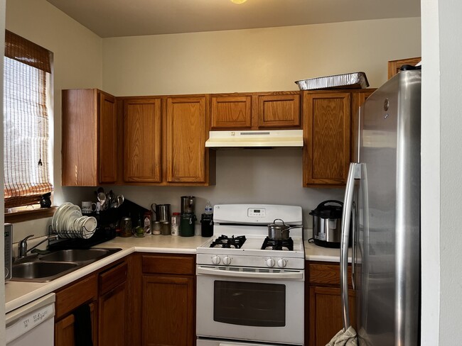 Building Photo - 1603 Superior Ct