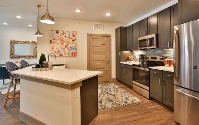 Building Photo - 300 Enclave Dr