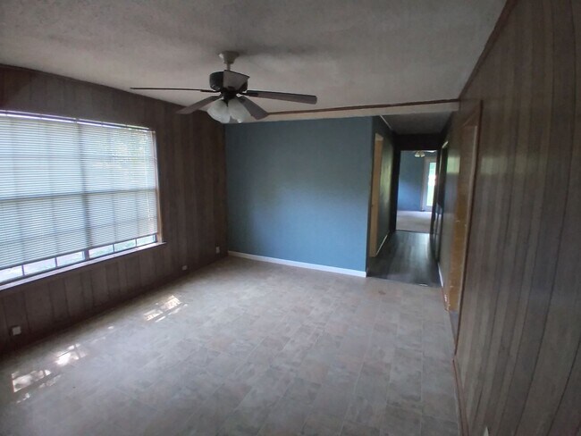 Foto del edificio - *LEASED* 3 Bedroom, 2 bathroom home for le...