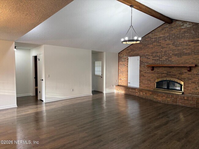 Foto del edificio - 35056 Keith Rd