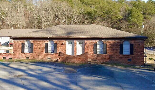 Building Photo - 4380 Delashmitt Rd