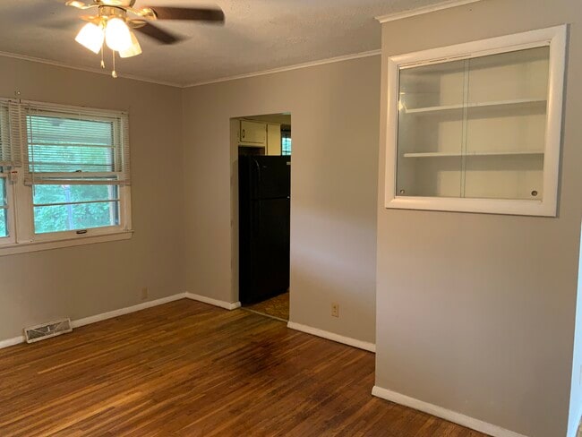 Foto del edificio - 1130 Oakwood Dr