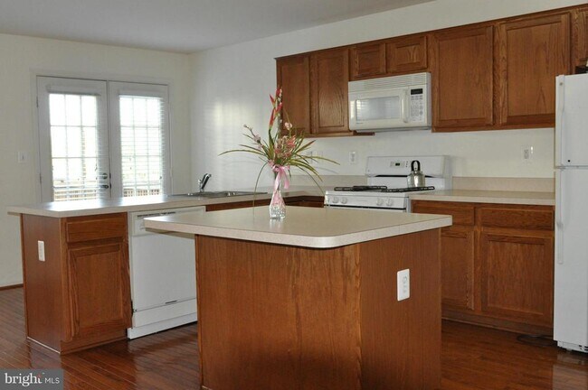 Building Photo - 12738 Bombay Way