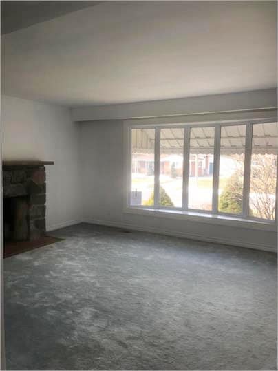 Building Photo - 598 Hayden Crescent