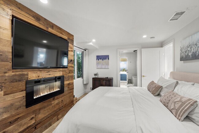 Foto del edificio - 2125 W California St