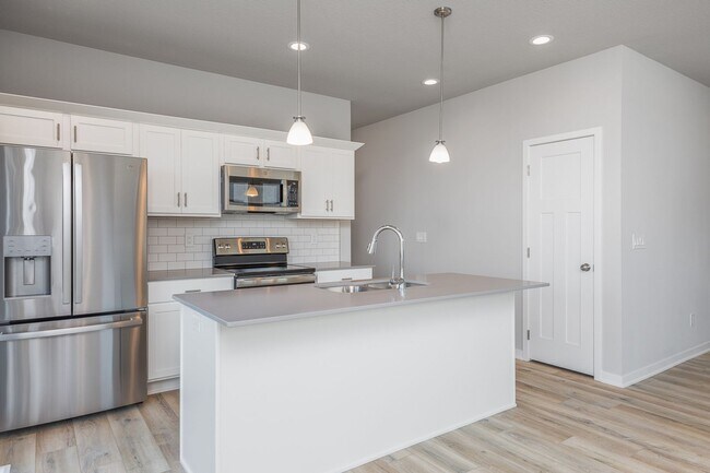 Foto del edificio - Stunning 3 Bedroom Home Nestled in Norwalk