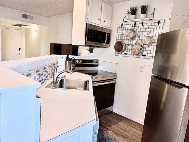 Foto del edificio - 5300 E Waverly Dr