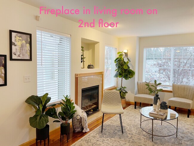 Foto del edificio - 10736 Whitman Ave N