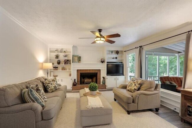 Building Photo - 2505 Chestnut Springs Trail