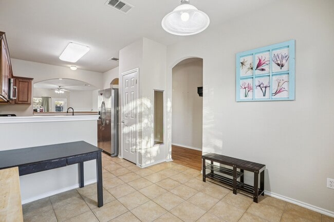 Building Photo - 165 Firwood N