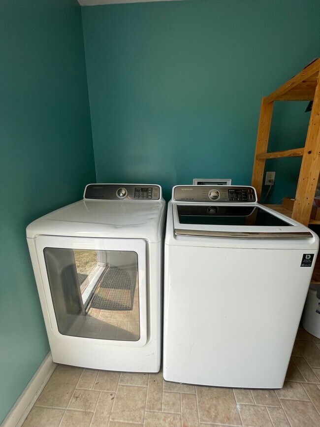 Foto del edificio - 3 Bedroom / 2 Bath Home Near Campus!