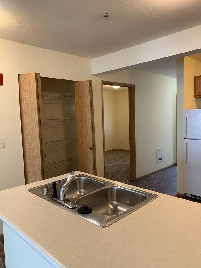 Building Photo - Your Home is Waiting!