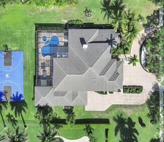Building Photo - 10457 Laurel Rd