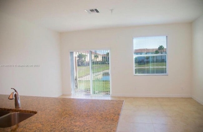 Building Photo - 4324 Maybelle Ln