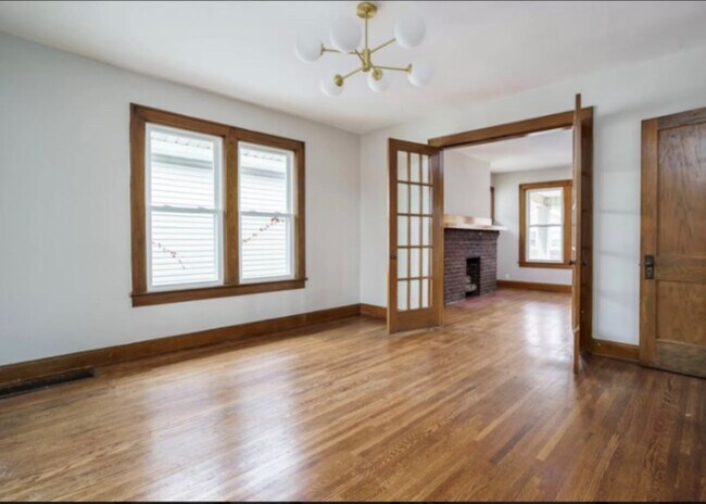 Building Photo - 1249 N 5th St