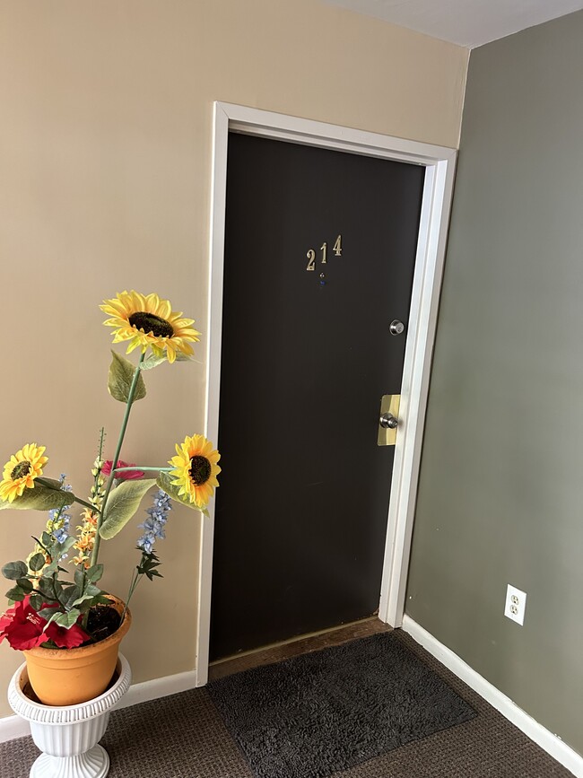 Building Photo - 175 Mill Pond Rd