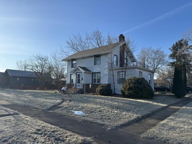 Foto del edificio - 1502 E 5th St