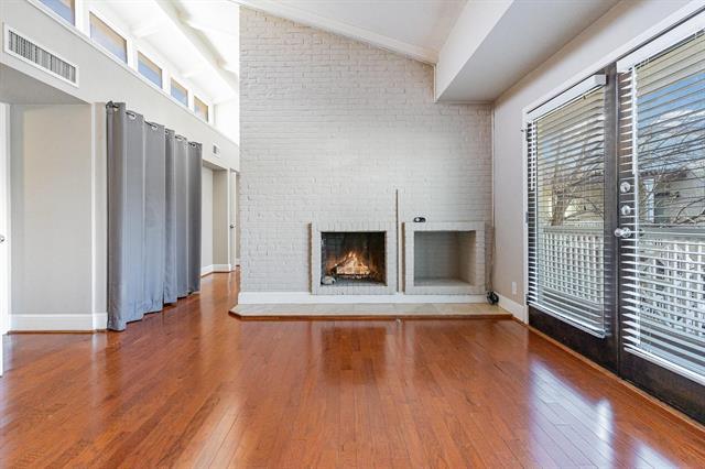 Foto del edificio - 5934 Sandhurst Ln