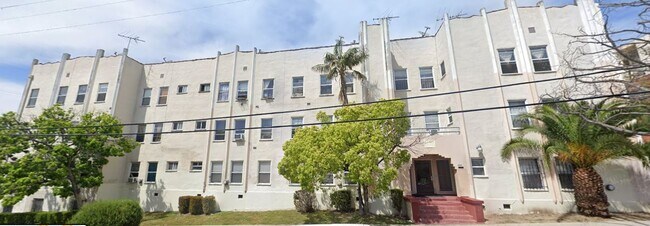 piso superior del edificio - 4125 Rosewood Ave