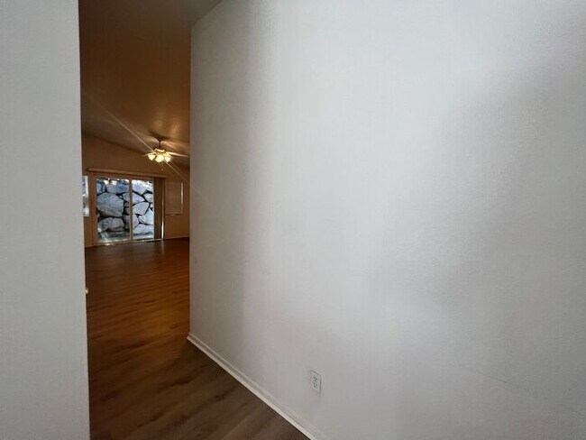 Foto del edificio - 1585 Roma Ct