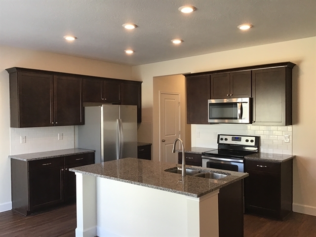 Building Photo - 2337 Surry Way