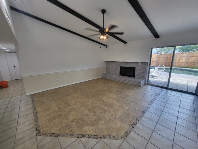 Foto del edificio - 5208 Pruitt Dr