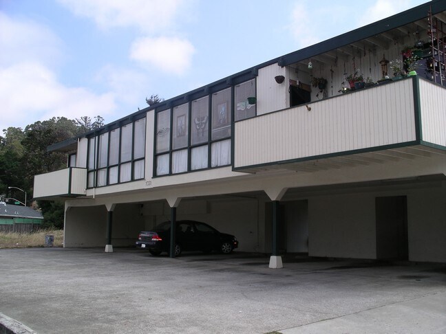 Building Photo - 1384 Adobe Dr