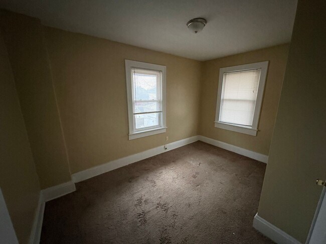 Foto del edificio - 247-249 North Harris Avenue