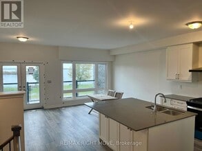 Building Photo - 18 Wyn Wood Ln