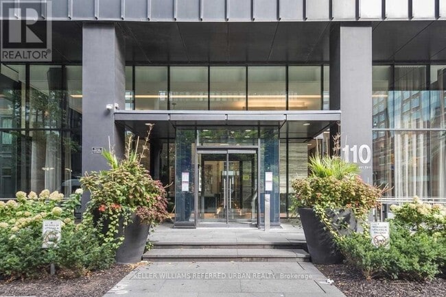 Building Photo - 110 Charles St E