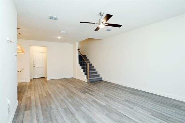 Building Photo - 3713 Wellesley Ave