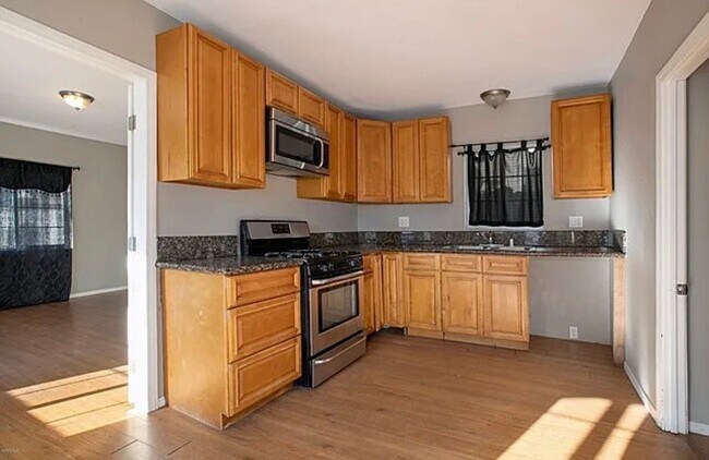 Foto del edificio - 658 Sheridan Way