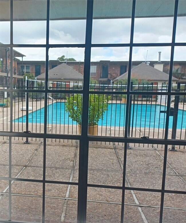Foto del edificio - 11540 Chimney Rock Rd