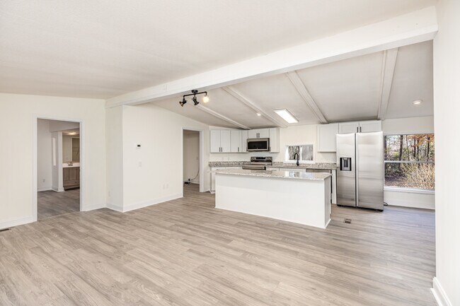 Building Photo - 130 Old Lowesville Rd