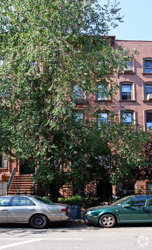 Building Photo - 492 3rd St
