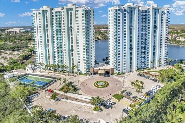 Building Photo - 2681 N Flamingo Rd