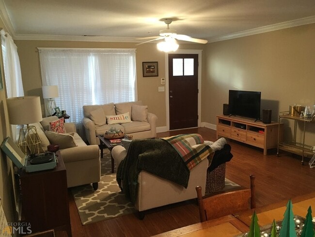 Building Photo - 490 S Barnett Shoals Rd