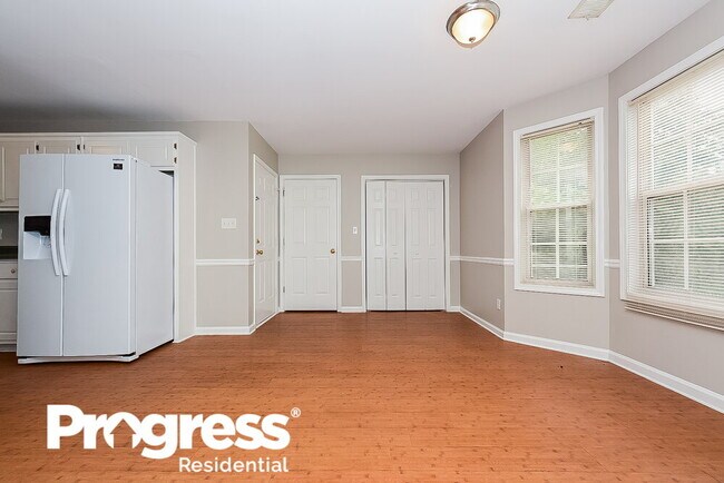 Foto del edificio - 395 Branchwood Dr