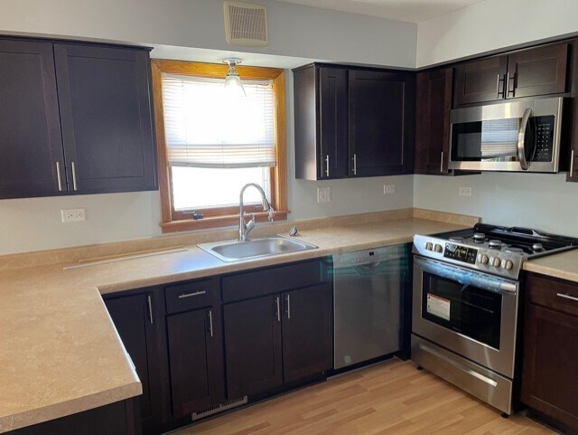 Foto del edificio - 4570 N Narragansett Ave