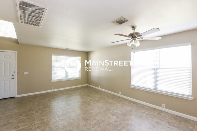 Foto del edificio - 4 Bedroom Pet-Friendly Home in Schertz, TX with Main Street Renewal