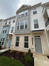 Building Photo - 15354 Oasis Sun Aly