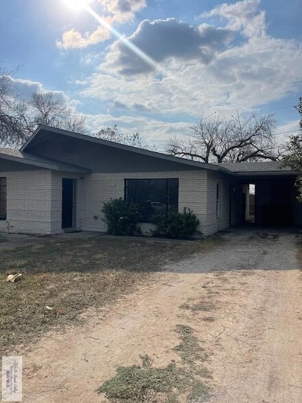 Foto del edificio - 121 N Rose St