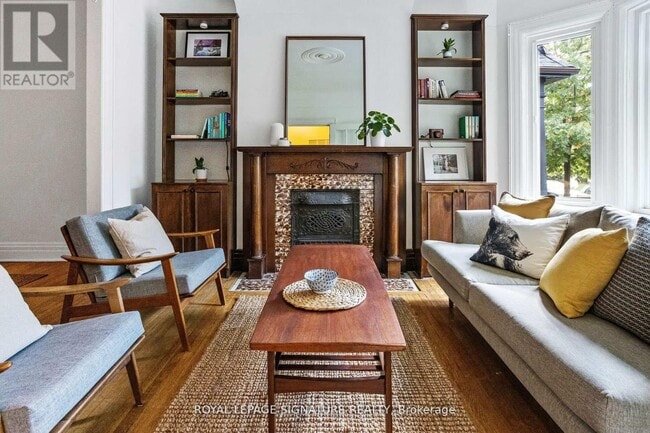 Building Photo - 231 Havelock St