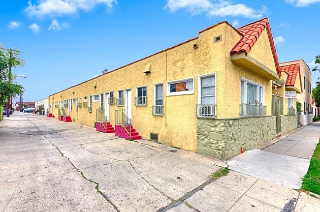 Building Photo - 431 Dawson Ave