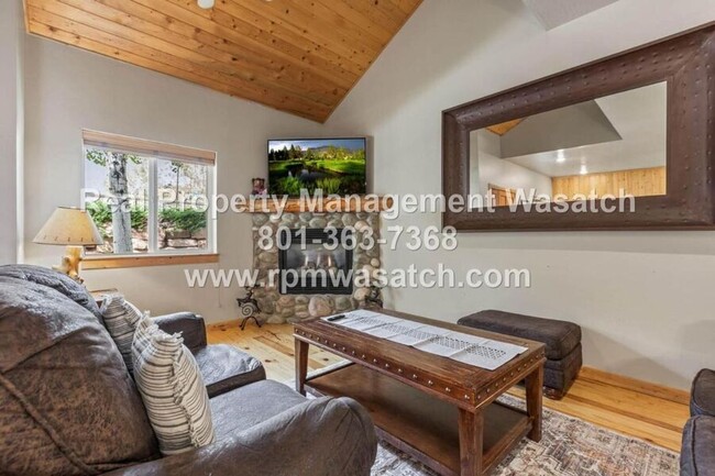 Foto del edificio - Come See This Fully Furnished Short Term R...